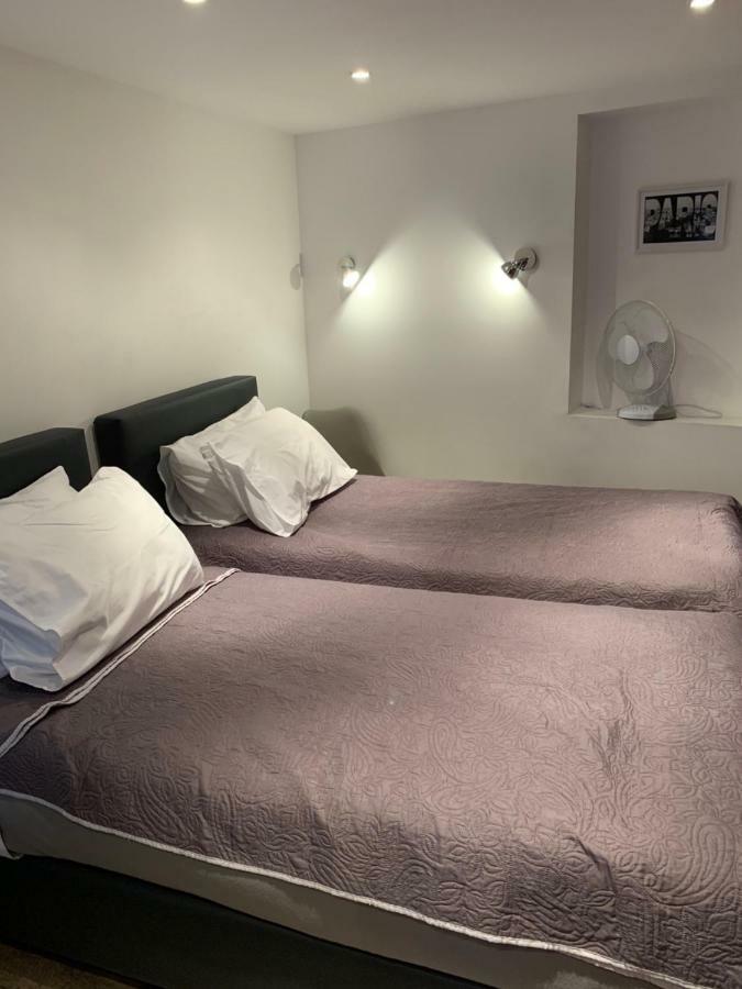 Hotel Hovi De La Mairie Обервилье Экстерьер фото